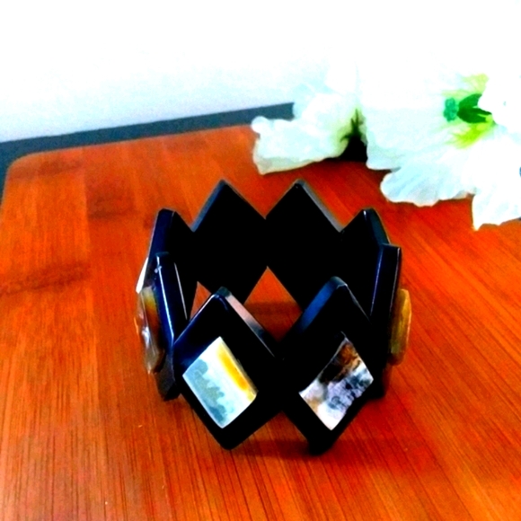 1PC Beautiful African Black Hira Horn Bracelet - Picture 5 of 8